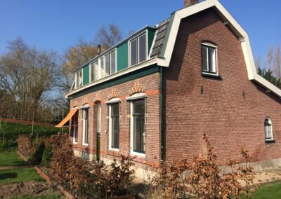 Amoveren woning en graven bouwput Oosterwijk